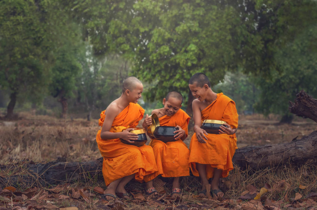 monjes budistas. Meditación Metta